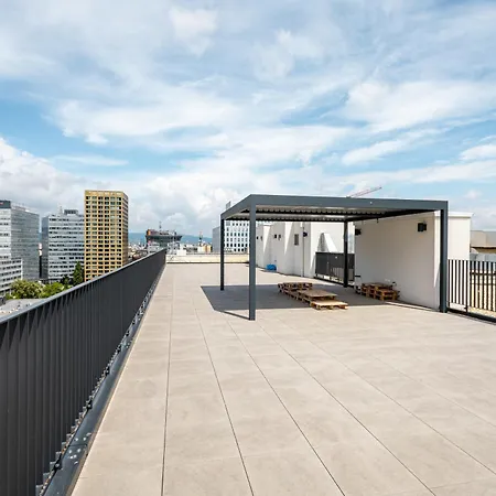 Lejlighed Modern & Minimalistic - Garage & Balcony
