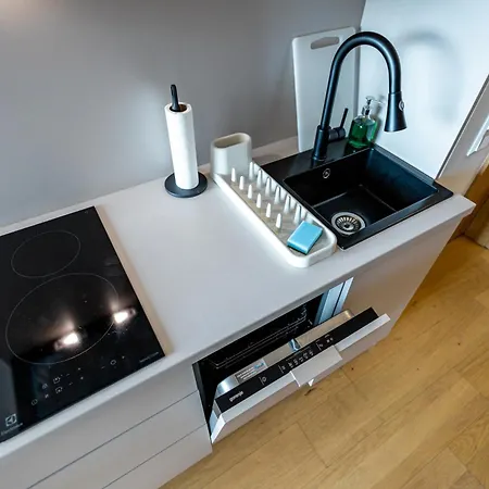 Apartamento Modern & Minimalistic - Garage & Balcony