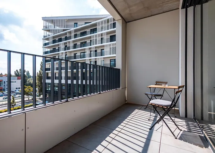 Modern & Minimalistic - Garage & Balcony アパート ブラチスラヴァ