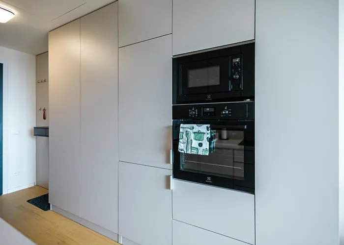 Apartamento Modern & Minimalistic - Garage & Balcony