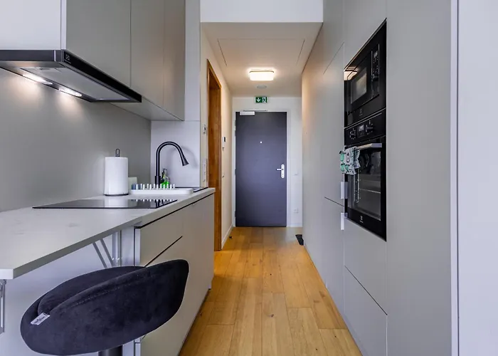 Apartmán Modern & Minimalistic - Garage & Balcony *