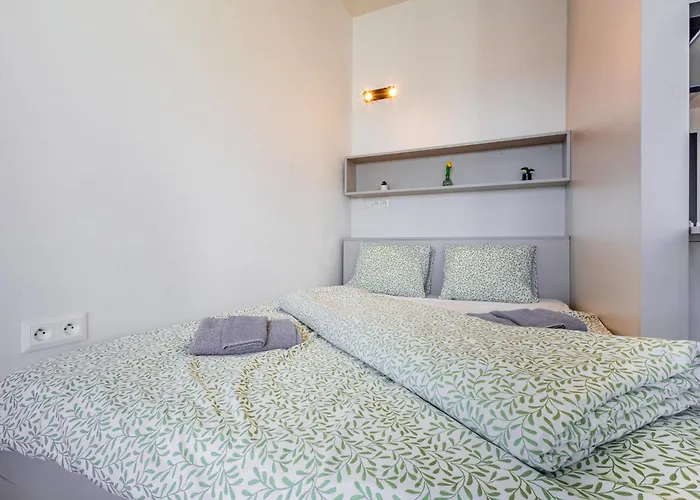 Modern & Minimalistic - Garage & Balcony *