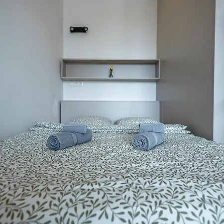 Modern & Minimalistic - Garage & Balcony Bratislava