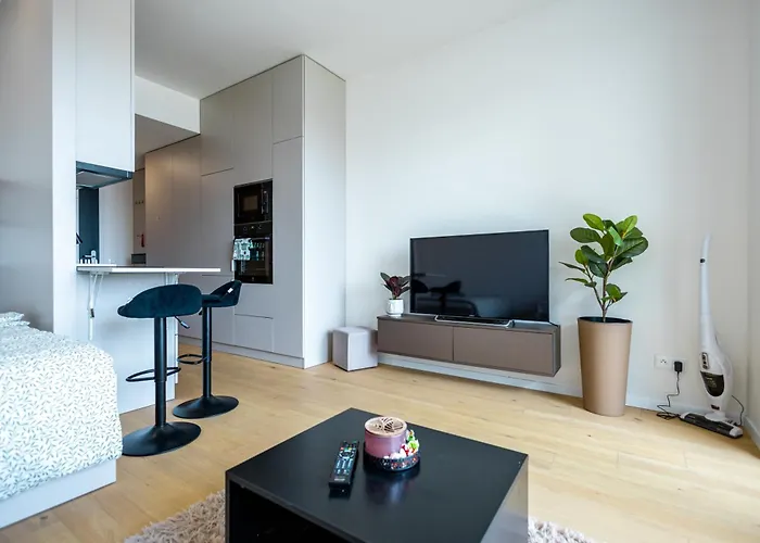 Modern & Minimalistic - Garage & Balcony Apartmán Bratislava