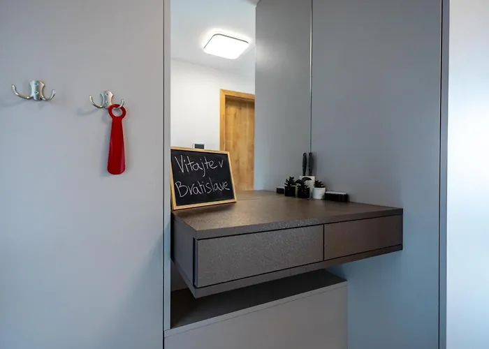 Apartmán Modern & Minimalistic - Garage & Balcony Bratislava