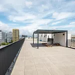 Apartmán Modern & Minimalistic - Garage & Balcony