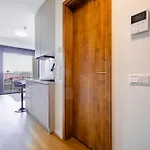 Apartmán Modern & Minimalistic - Garage & Balcony